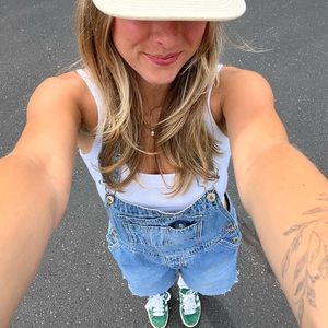 Meet your Posher, Abigael